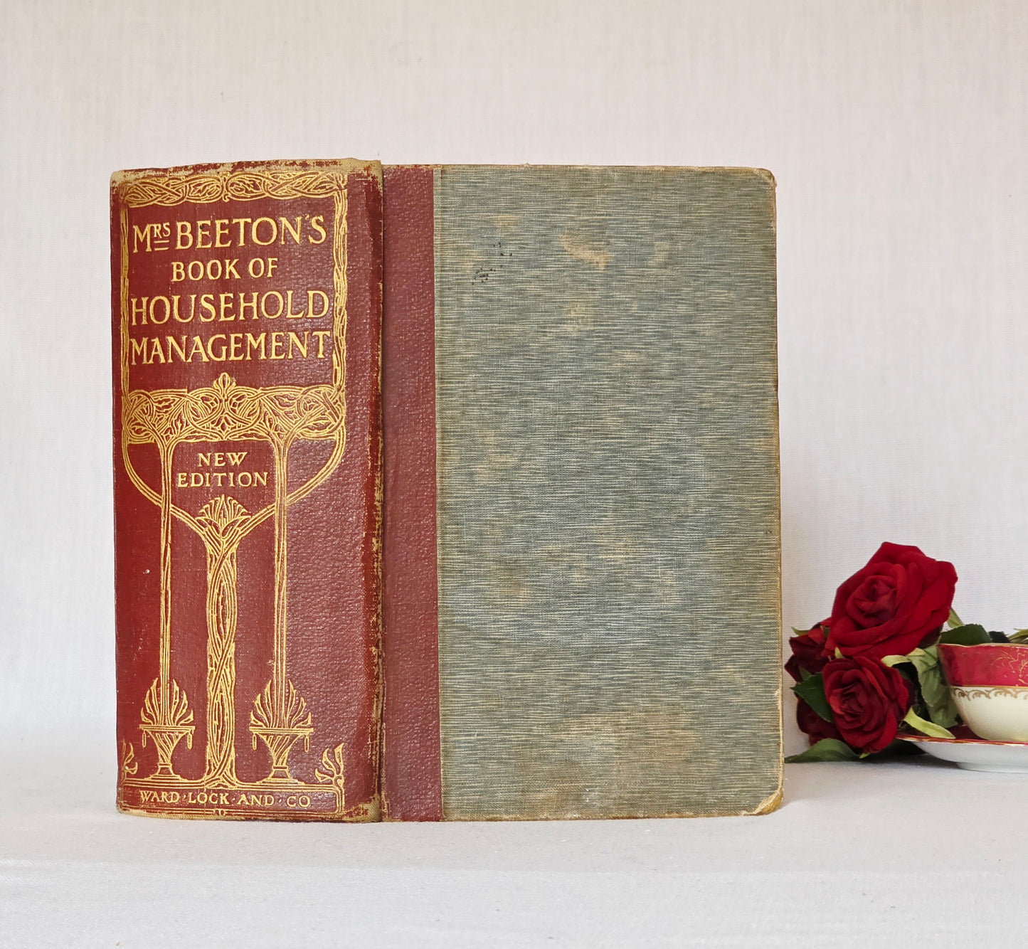 1906 Mrs Beeton's Book of Household Management - Large Illustrated Antique Book