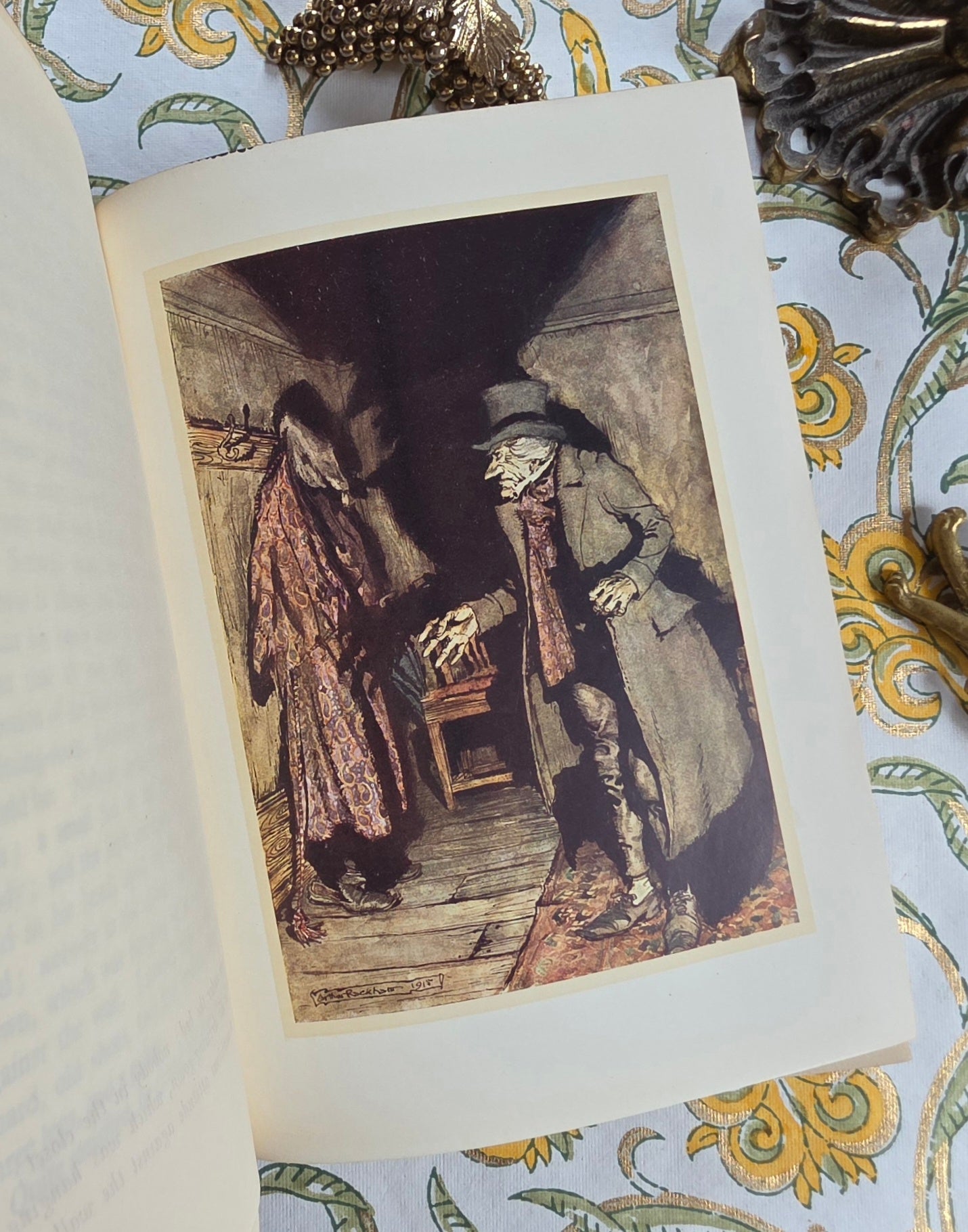 1915 A Christmas Carol by Charles Dickens - Illustrated Antique Christmas Book