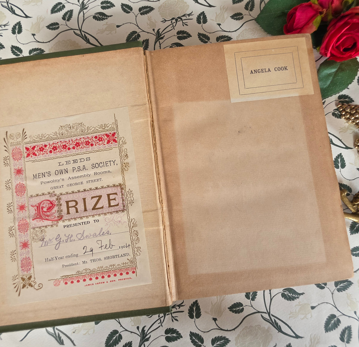 1904 The Woman in White by Wilkie Collins - Illustrated Antique Book