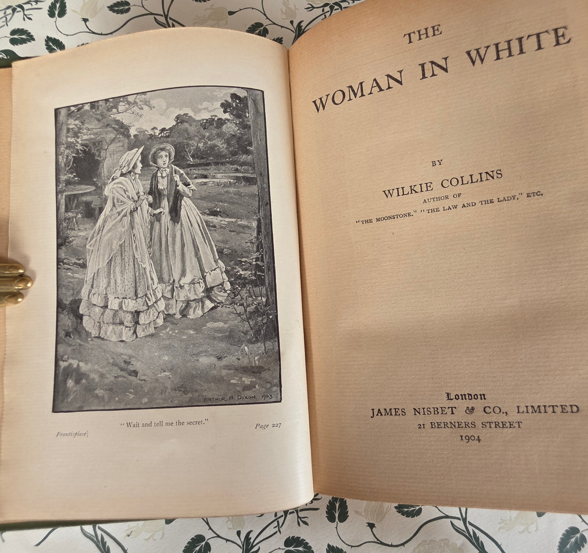 1904 The Woman in White by Wilkie Collins - Illustrated Antique Book