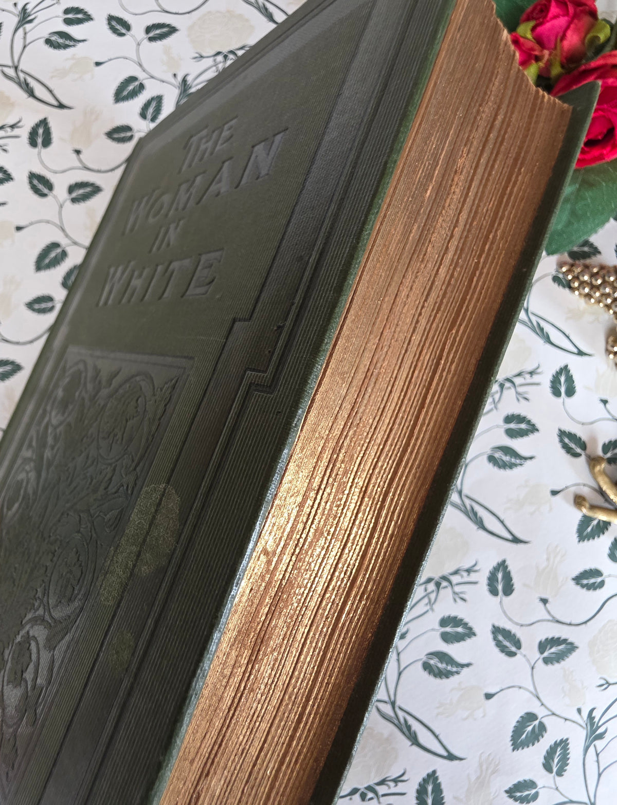 1904 The Woman in White by Wilkie Collins - Illustrated Antique Book