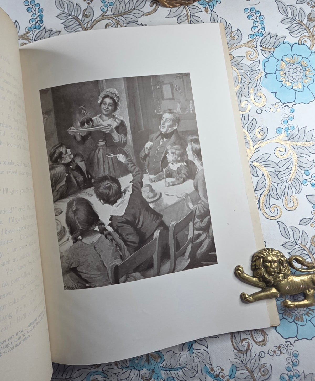 1911 A Christmas Carol by Charles Dickens - Illustrated Antique Edition