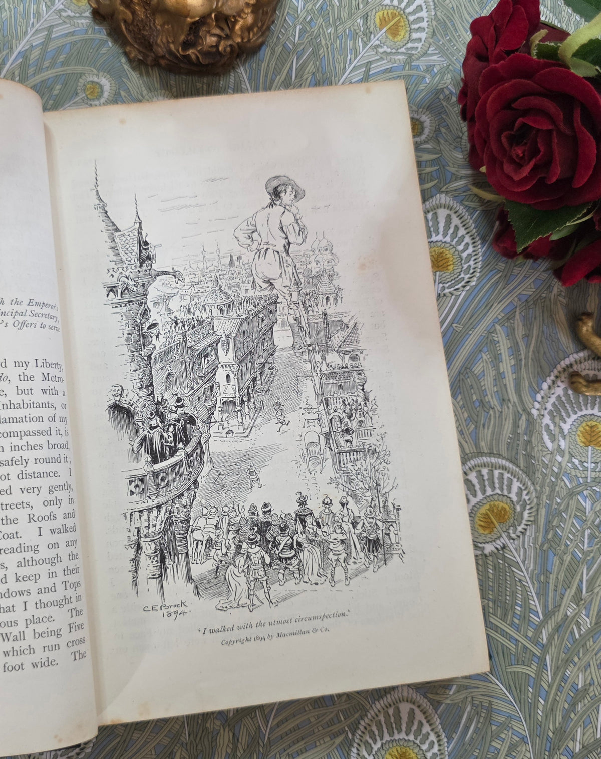 Gulliver's Travels by Jonathan Swift (1894) - Illustrated Antique Book