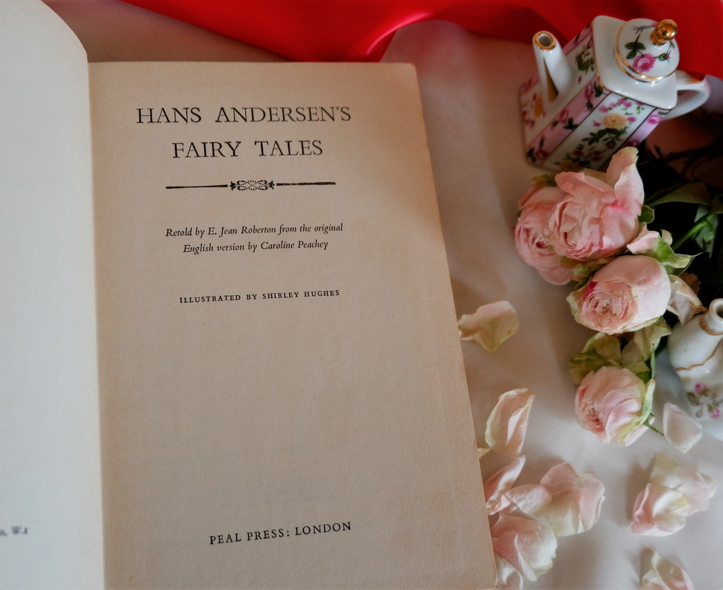 1965 Hans Andersen's Fairy Tales / Peal Press, London / With Illustrations by Shirley Hughes / Vintage Book / In Good Condition