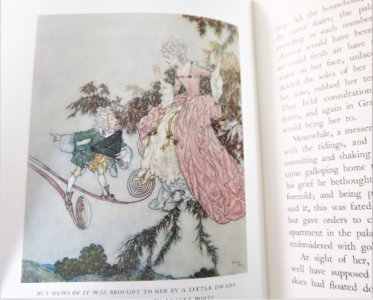 Perrault's Fairy Tales / Beautifully Illustrated by Edmund Dulac / Folio Society, London / Good Condition / Cinderella, Sleeping Beauty etc.